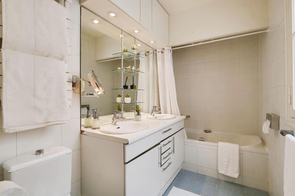 Sejour Au Pied De La Tour Eiffel Apartment Paris Exterior photo